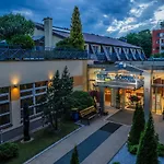 Otel *** Nat