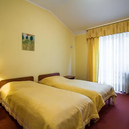 Hotel *** Nat