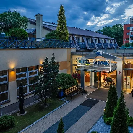 Hotel *** Nat